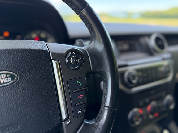 Land Rover Discovery 24 of 26