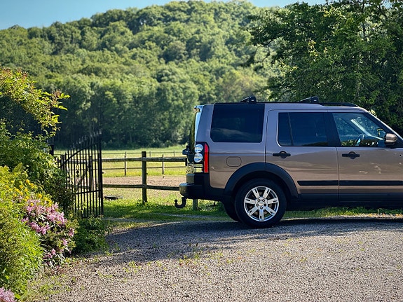 Land Rover Discovery 4 of 5