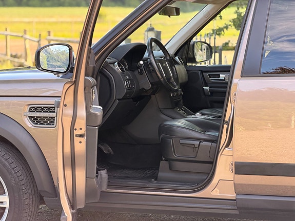 Land Rover Discovery 13 of 26