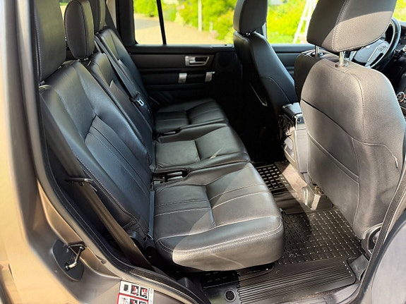 Land Rover Discovery 19 of 26