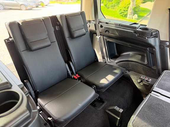 Land Rover Discovery 18 of 26