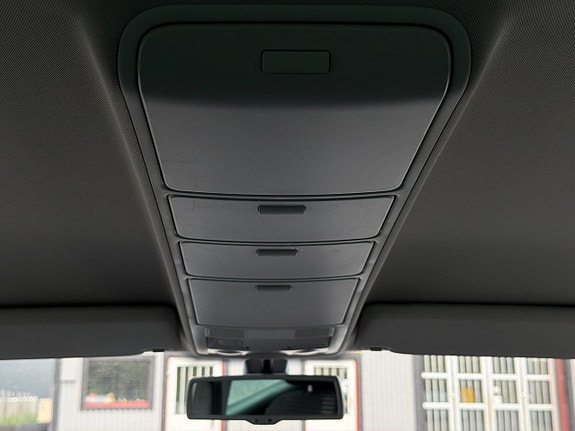 Volkswagen Tiguan 12 of 21