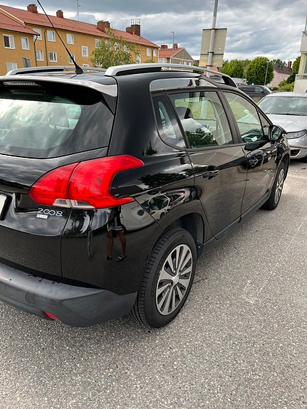 Peugeot 2008 4 of 5