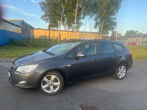 Opel Astra 2 of 5