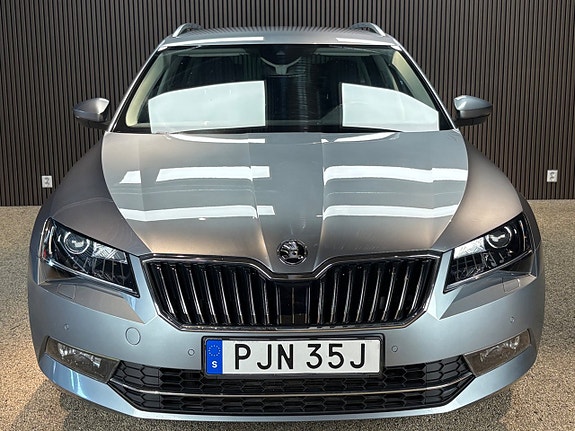 Skoda Superb 2 of 5