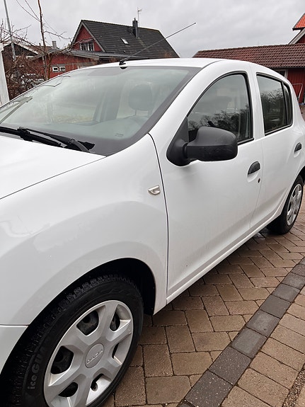 Dacia Sandero 2 of 5
