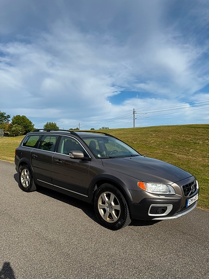 Volvo XC70 7 of 17