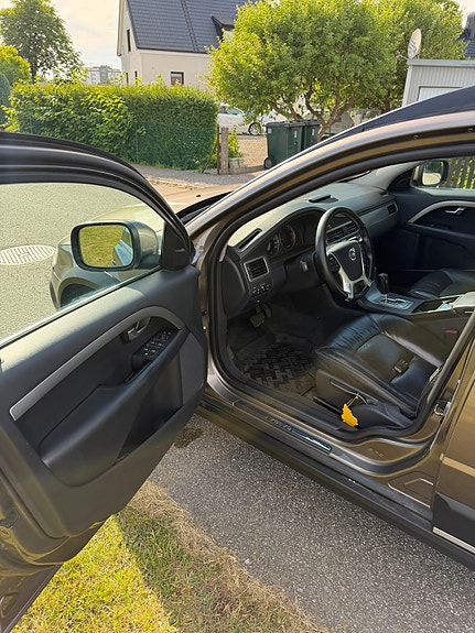 Volvo XC70 8 of 17
