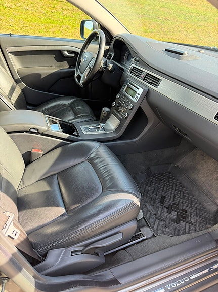 Volvo XC70 13 of 17