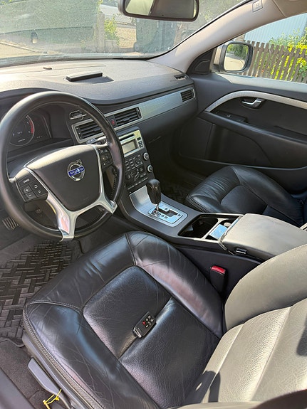 Volvo XC70 9 of 17