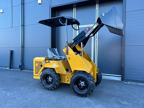Minilastare (Skid Steer med sits) Careasy Maskin 3 of 12