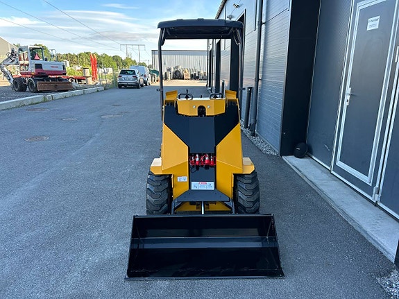 Minilastare (Skid Steer med sits) Careasy Maskin 11 of 12