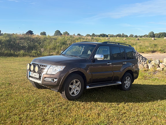 Mitsubishi Pajero 5 of 5