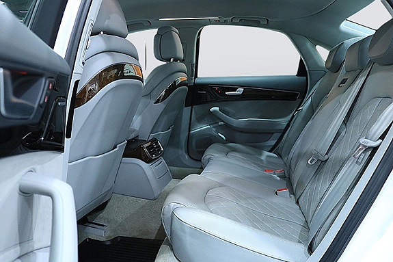 Audi A8 8 of 30