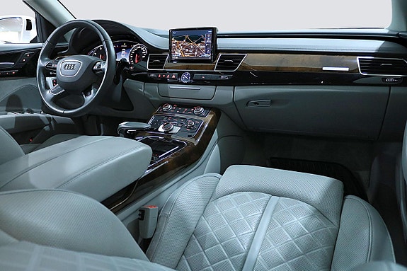 Audi A8 9 of 30