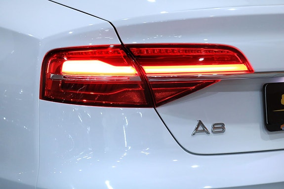 Audi A8 14 of 30
