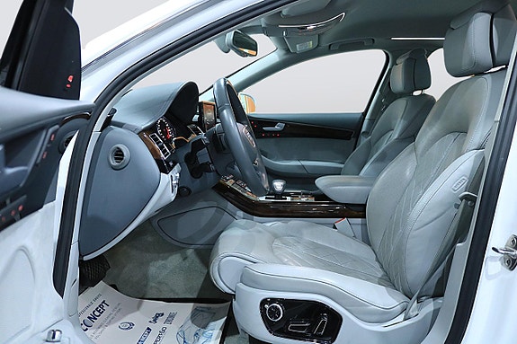 Audi A8 7 of 30