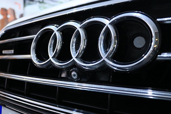 Audi A8 17 of 30