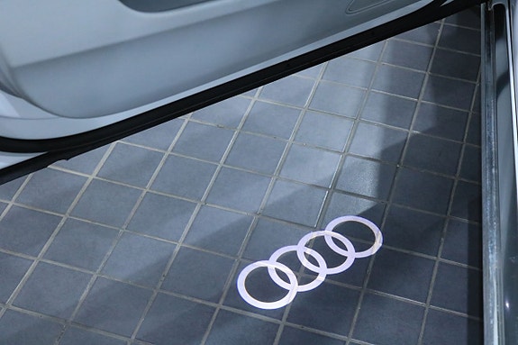 Audi A8 11 of 30