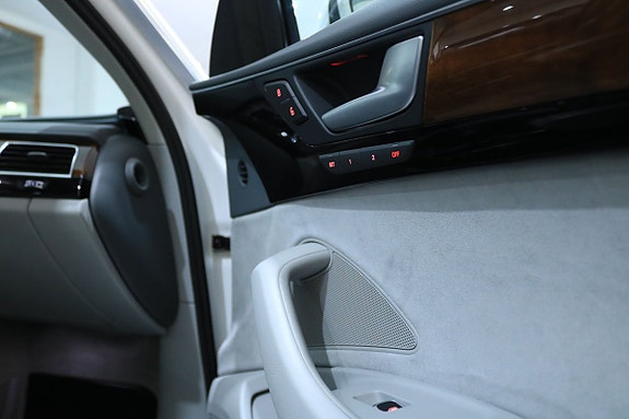 Audi A8 15 of 30