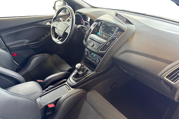 Ford Focus 15 of 26