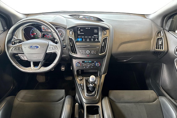 Ford Focus 11 of 26