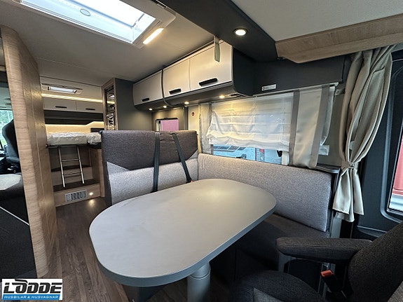 Knaus L!VE I 700 MEG 9 of 14