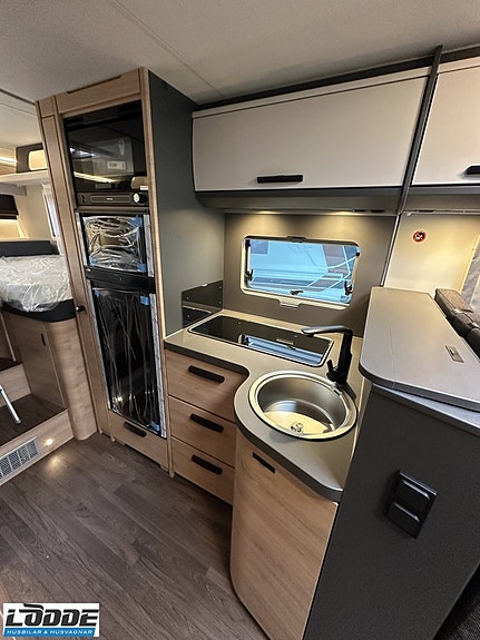 Knaus L!VE I 700 MEG 10 of 14