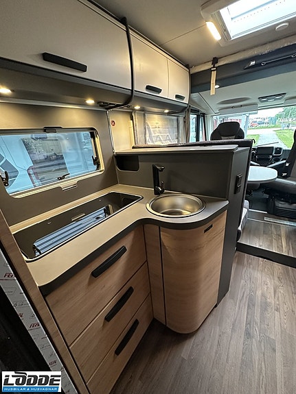 Knaus L!VE I 700 MEG 11 of 14