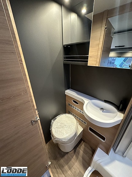 Knaus L!VE I 700 MEG 14 of 14