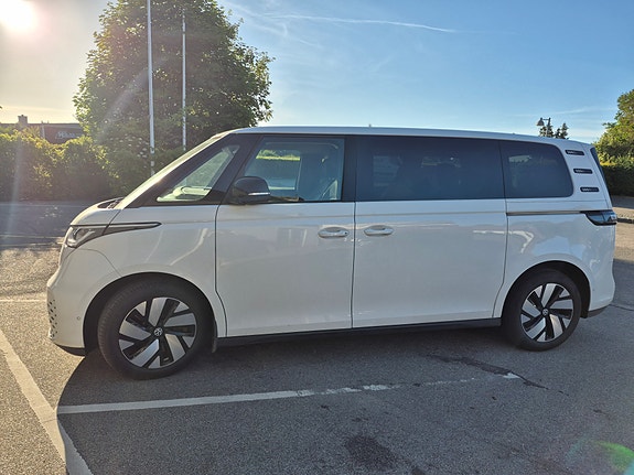 Volkswagen ID. Buzz 3 of 3