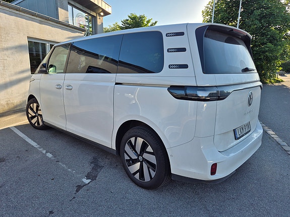 Volkswagen ID. Buzz 2 of 3