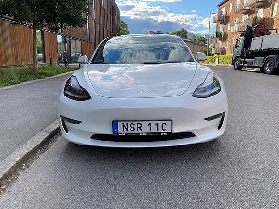 Tesla Model 3 10 of 24