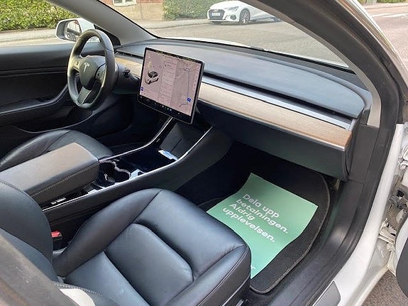 Tesla Model 3 13 of 24