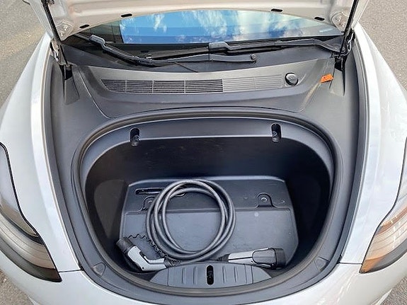 Tesla Model 3 11 of 24