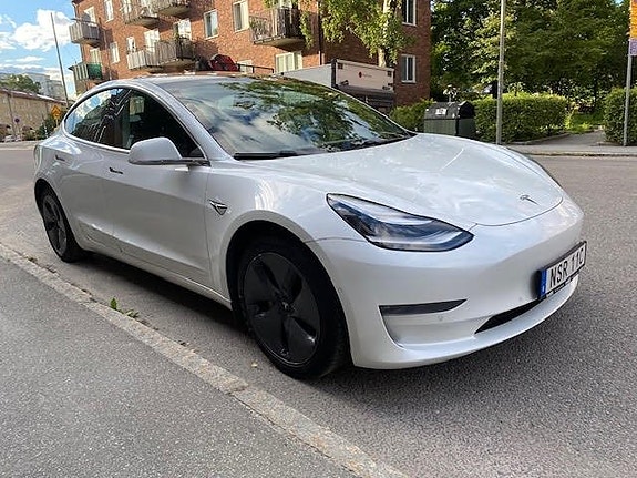 Tesla Model 3 9 of 24
