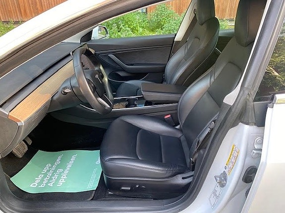 Tesla Model 3 18 of 24