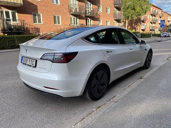 Tesla Model 3 7 of 24