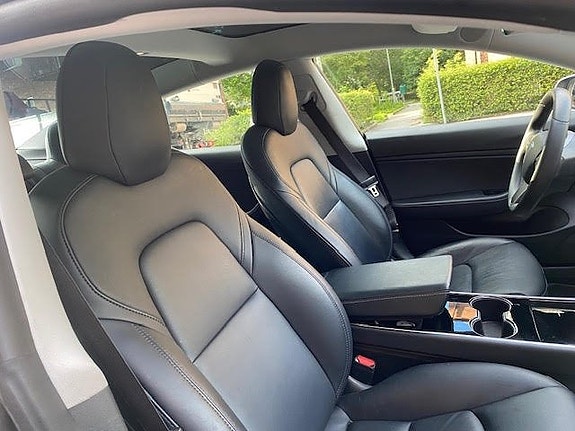 Tesla Model 3 14 of 24