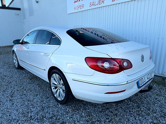Volkswagen Passat CC 3 of 5