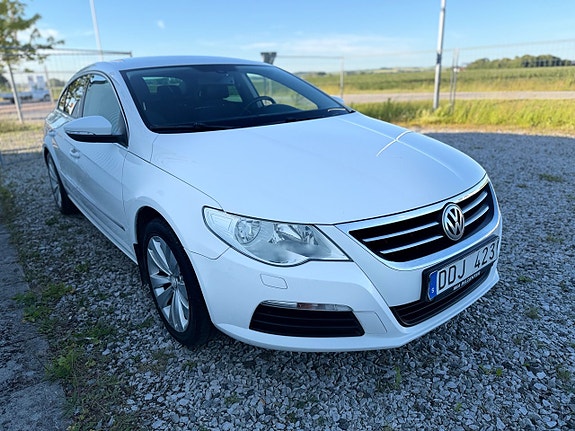 Volkswagen Passat CC 2 of 5