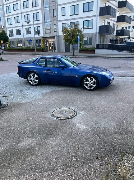 Porsche 944 2 of 4
