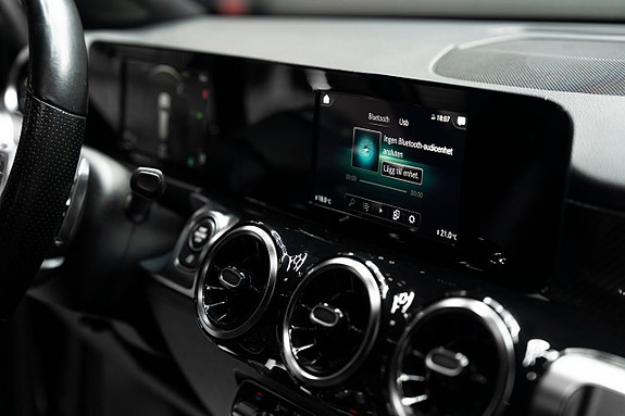 Mercedes-Benz GLB200 d 18 of 19