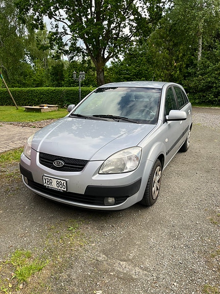 Kia Rio 2 of 5