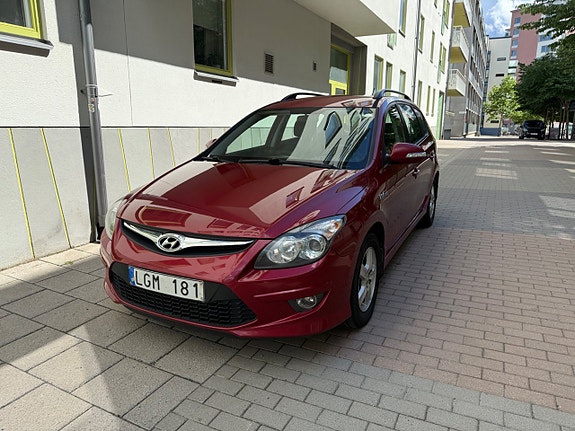 Hyundai i30 2 of 5