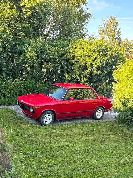 BMW 2002 Ti 2 of 5