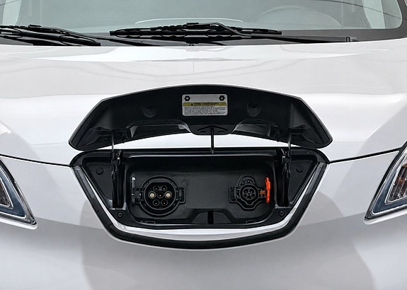 Nissan e-NV200 4 of 5