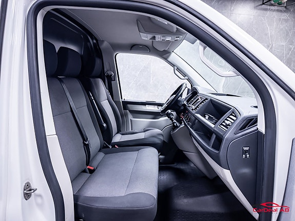 Volkswagen Transporter 15 of 28