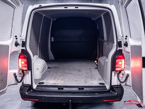 Volkswagen Transporter 17 of 28