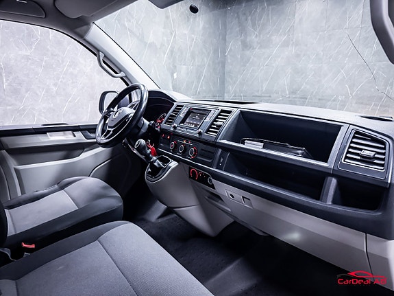 Volkswagen Transporter 14 of 28